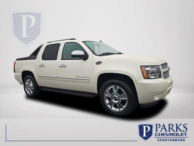 2010 Chevrolet Avalanche LTZ's photo