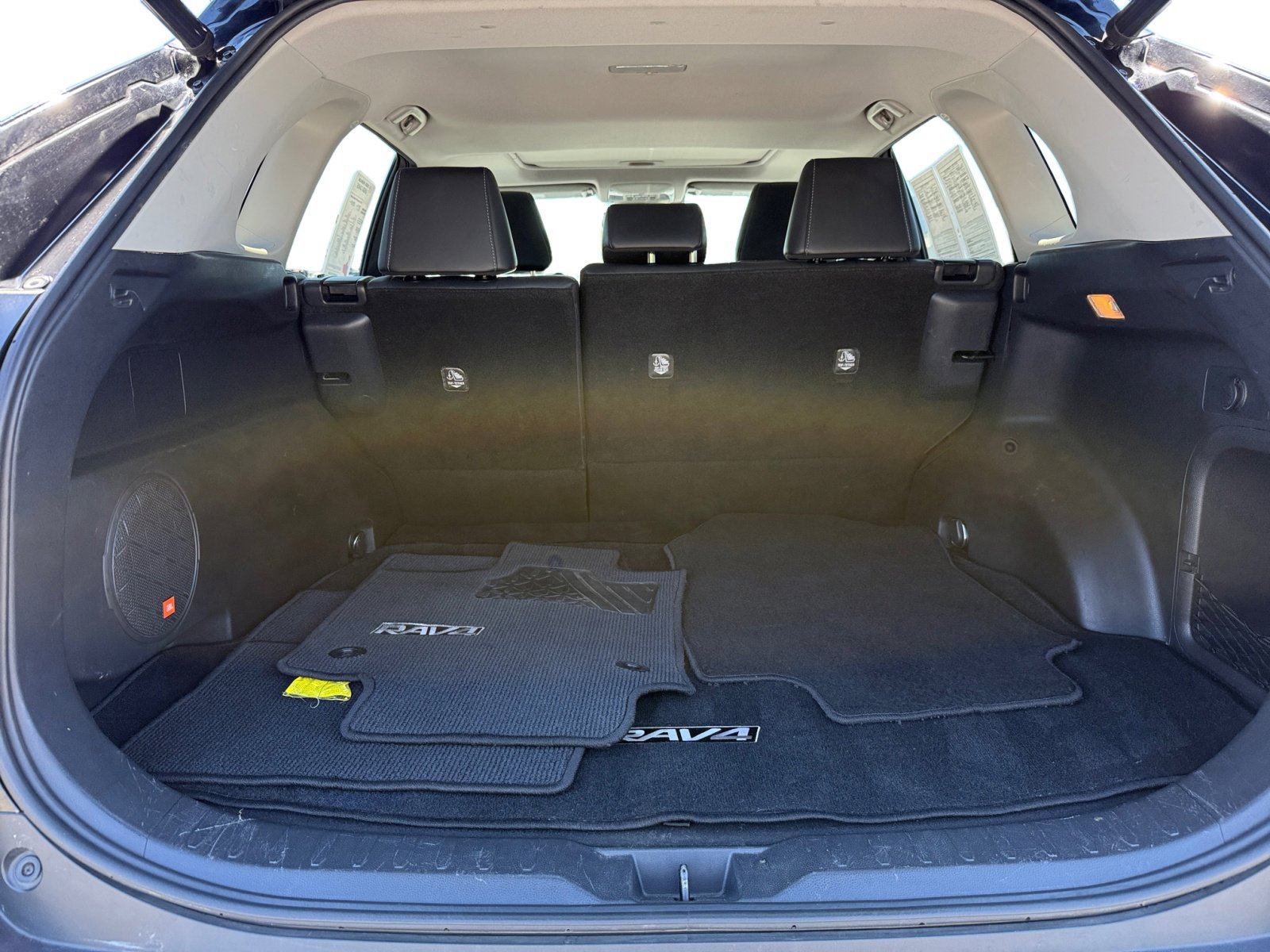 2020 Toyota RAV4 Limited photo 17