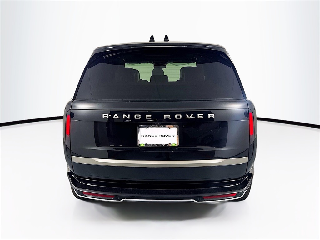 2025 Land Rover Range Rover SE photo 2