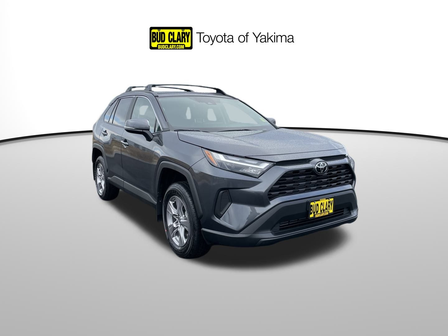 2025 Toyota RAV4 XLE's photo