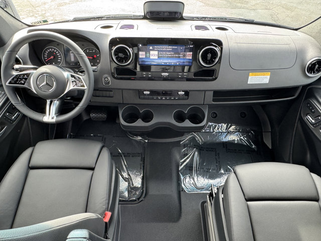 2026 Mercedes Benz Sprinter photo 4