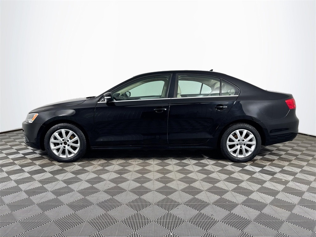 Used 2013 Volkswagen Jetta SE with VIN 3VWDX7AJ2DM357581 for sale in Eau Claire, WI