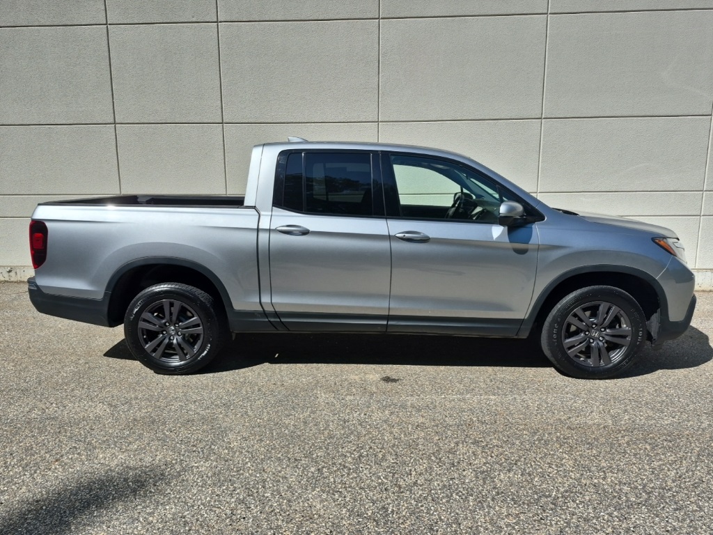 2020 Honda Ridgeline Sport photo 3
