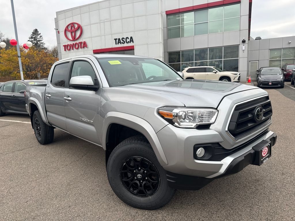 2022 Toyota Tacoma SR5's photo