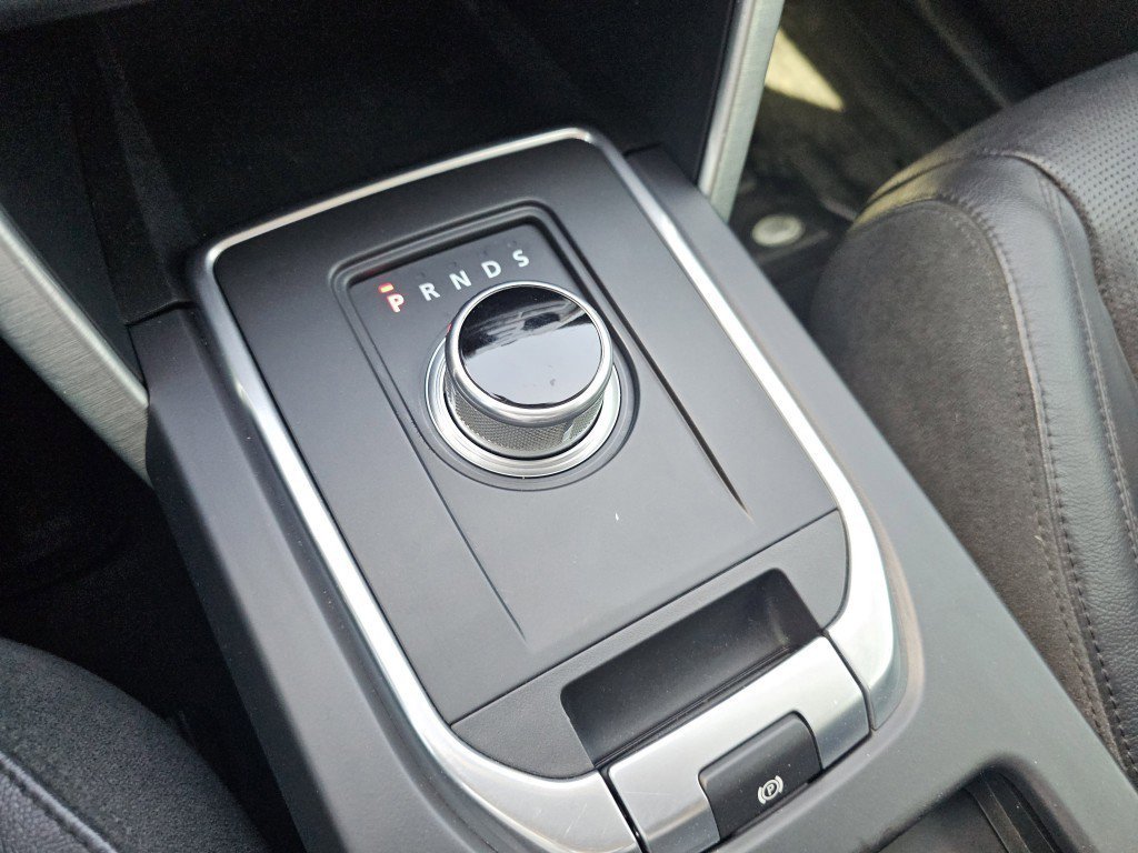 2016 Land Rover Discovery Sport HSE photo 28