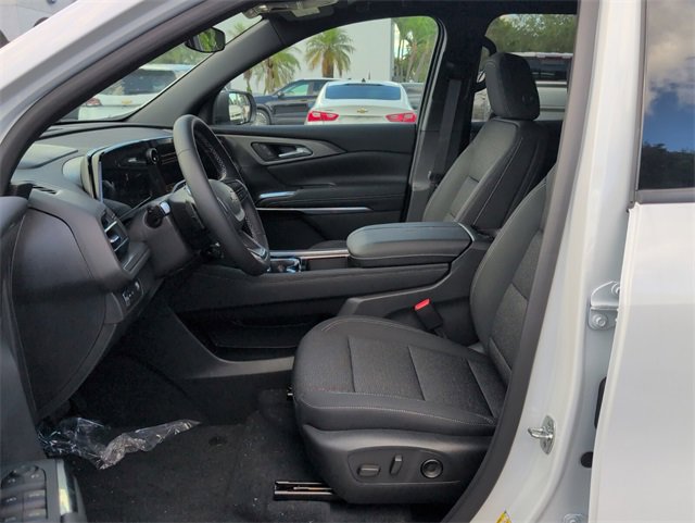 2025 Chevrolet Traverse photo 28