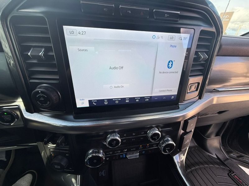 2022 Ford F-150 Lariat photo 14