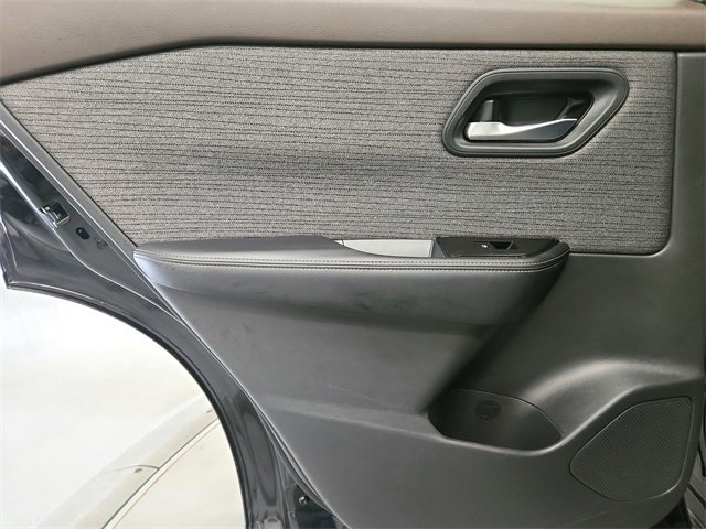 2023 Nissan Rogue SV photo 22