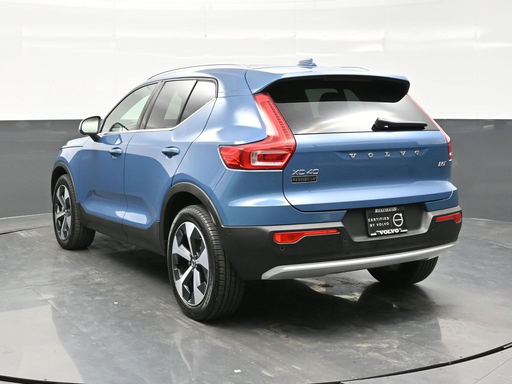 2025 Volvo XC40 Plus photo 4