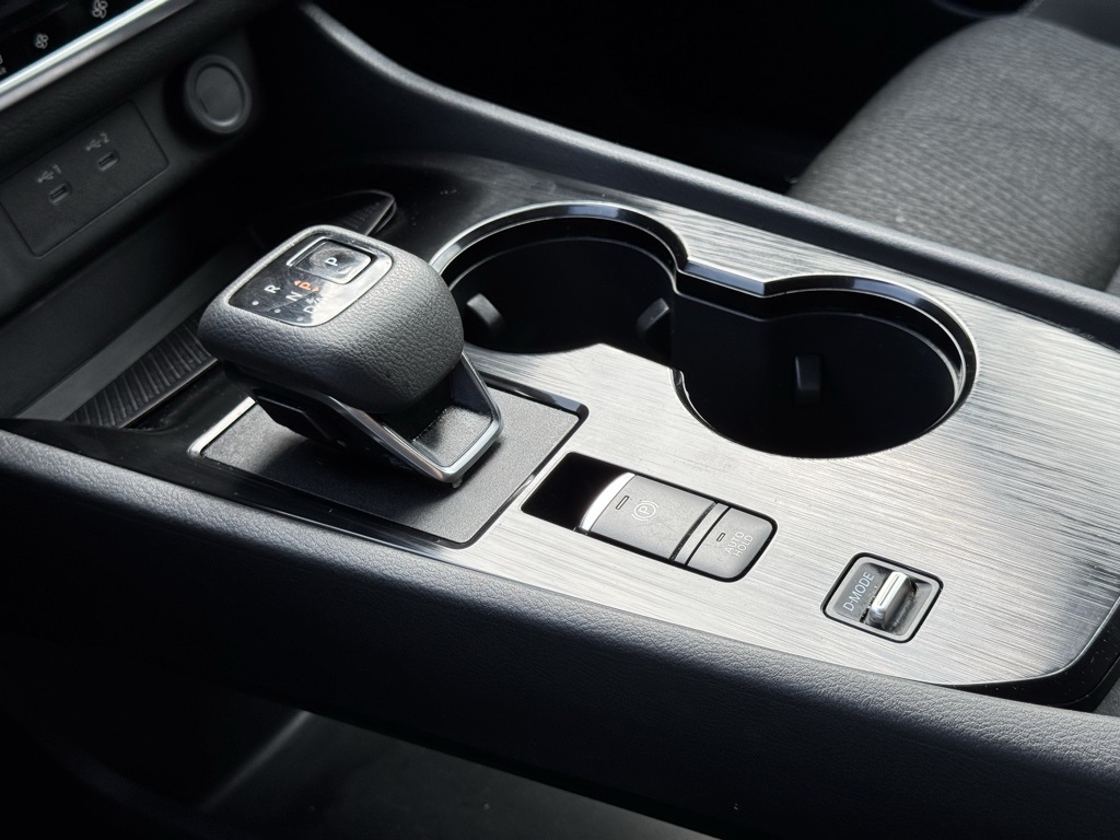 2024 Nissan Rogue SV photo 23