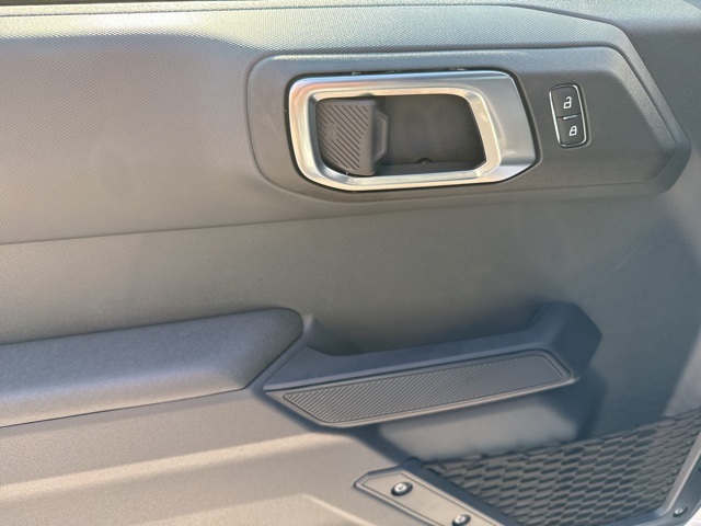2025 Ford Bronco Base photo 24