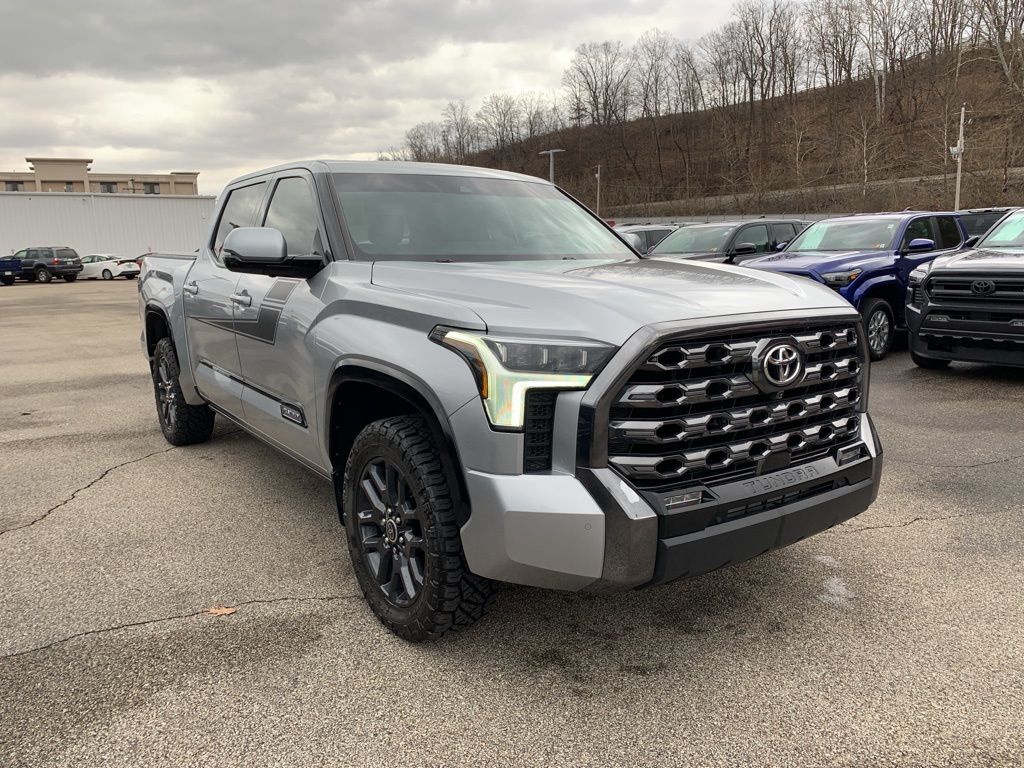 2023 Toyota Tundra Platinum's photo