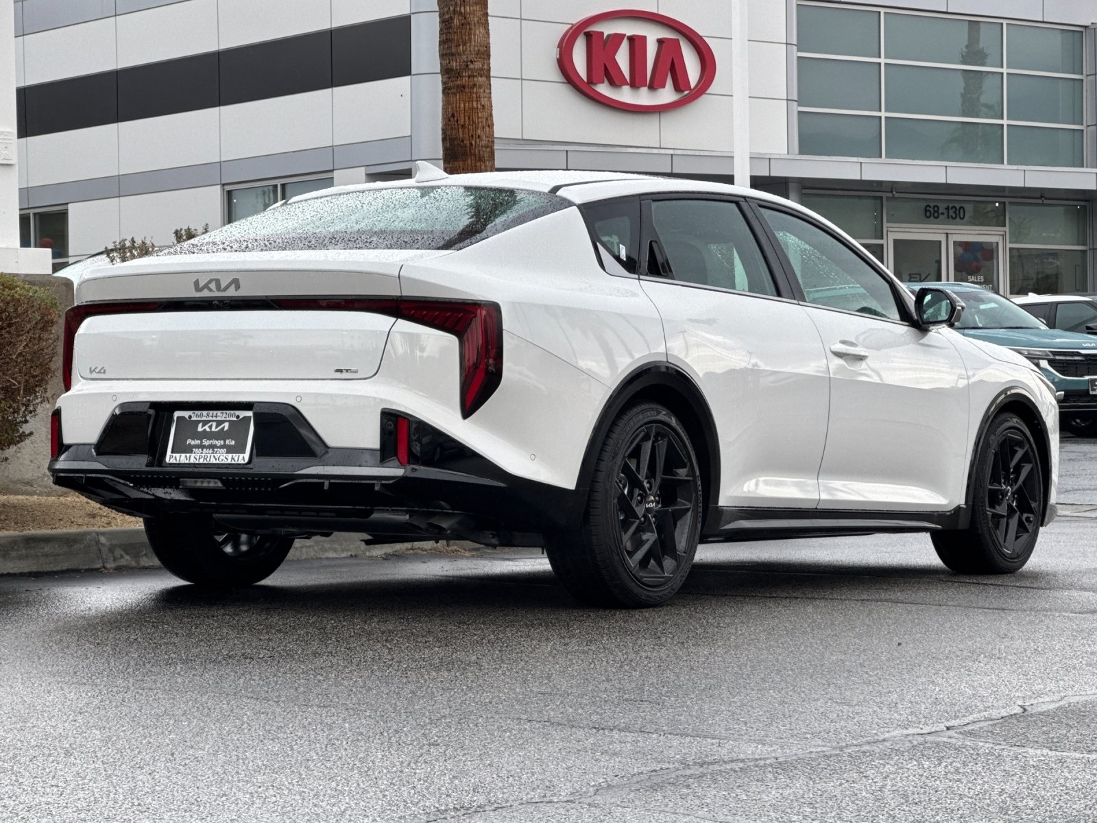 2025 Kia K4 GT-Line Turbo photo 2
