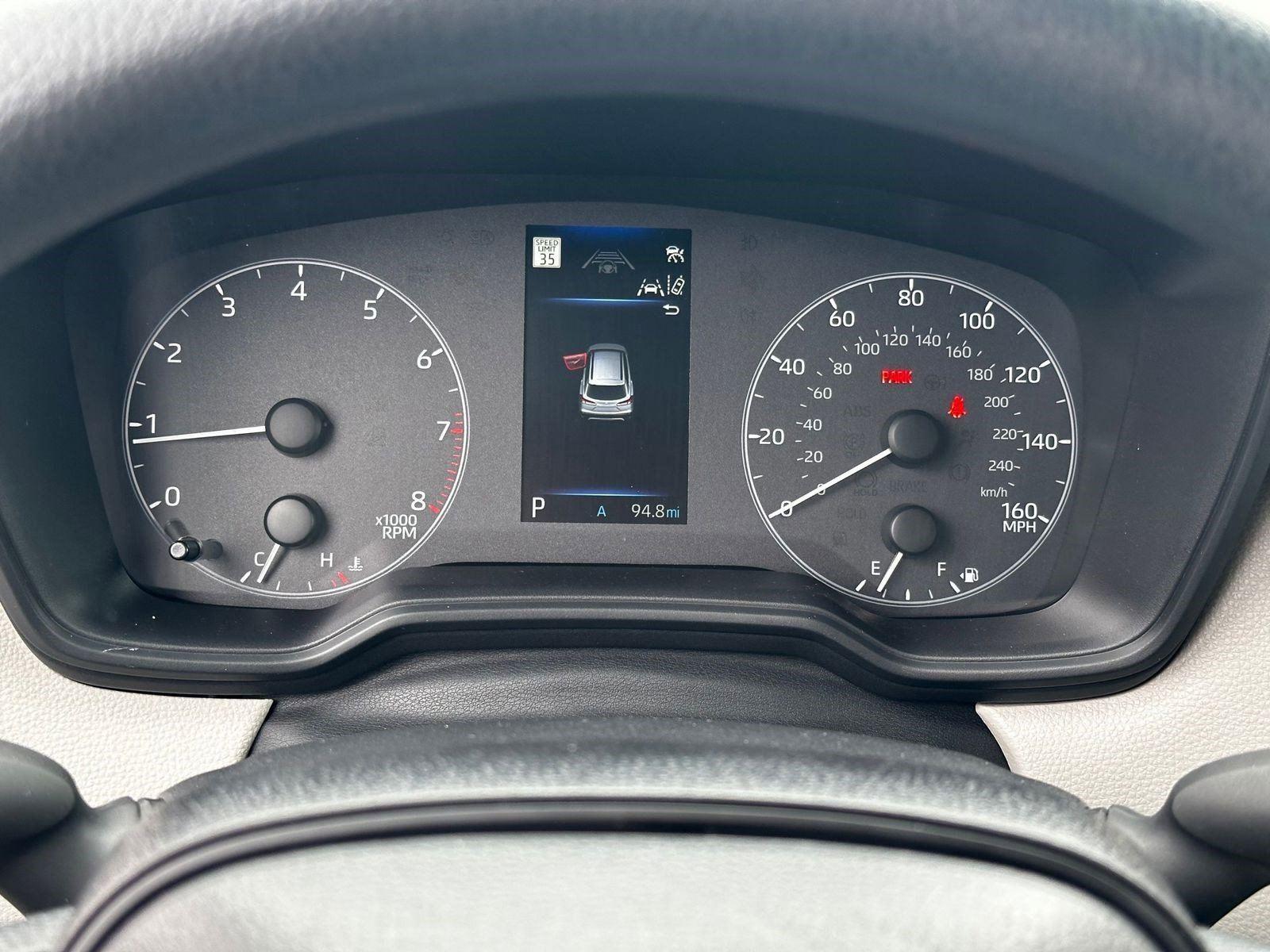 2025 Toyota Corolla Cross L photo 15