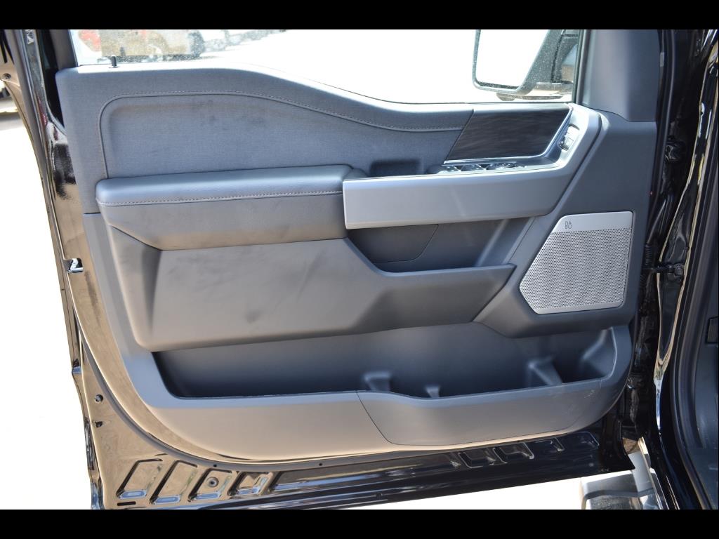 2025 Ford F-150 Lariat photo 18