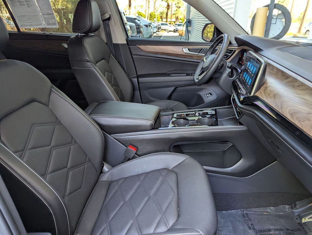 2024 Volkswagen Atlas SE Technology photo 20