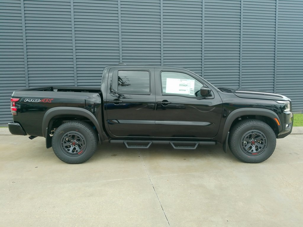 2025 Nissan Frontier Crew Cab PRO-4X photo 2