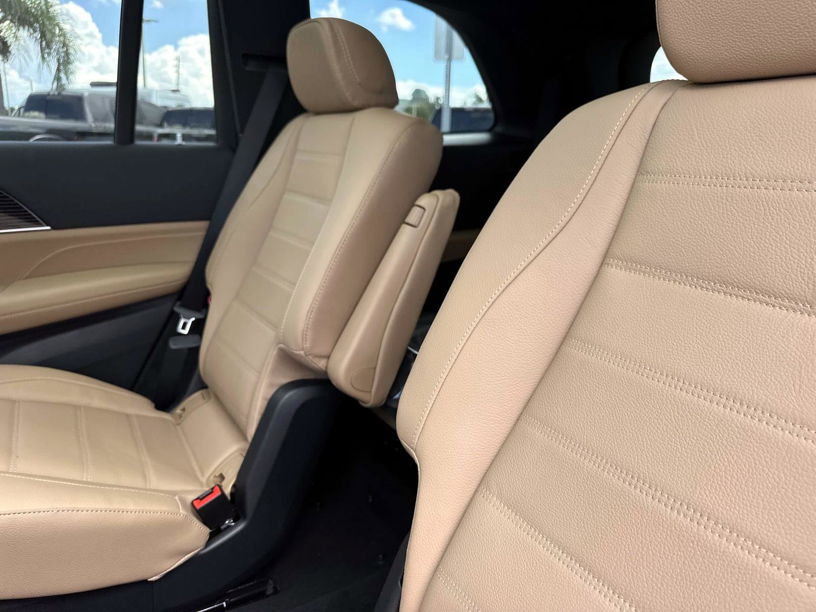 2026 Mercedes Benz GLS 580 4MATIC photo 13