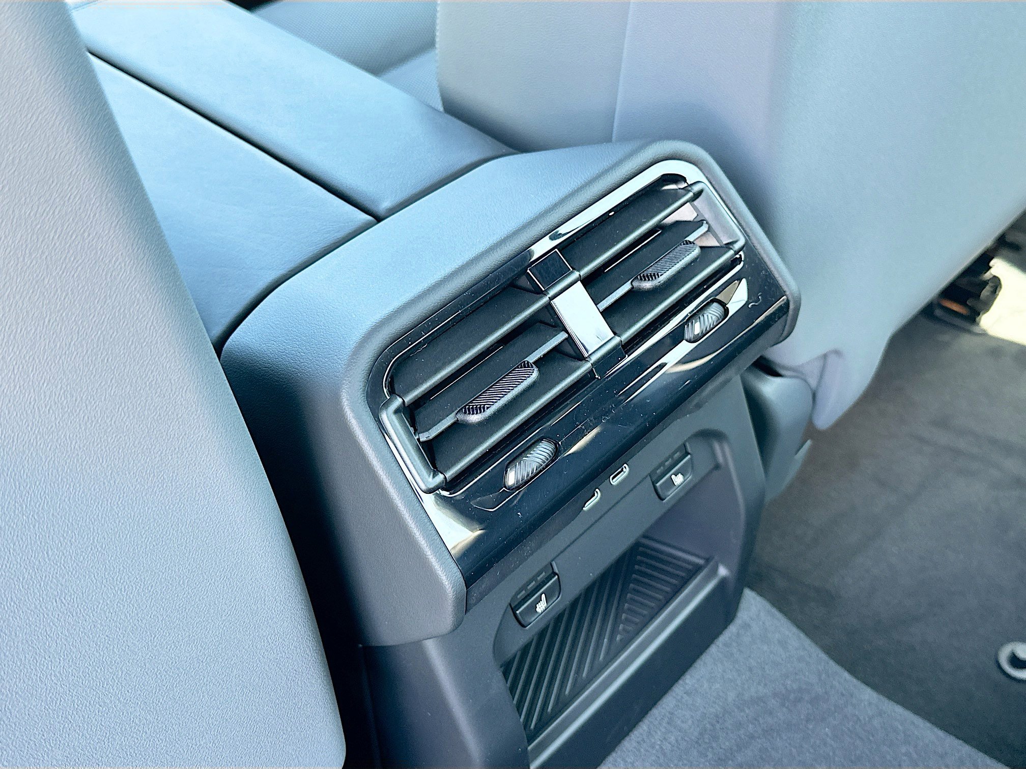 2025 Bmw 550e 550e xDrive photo 19