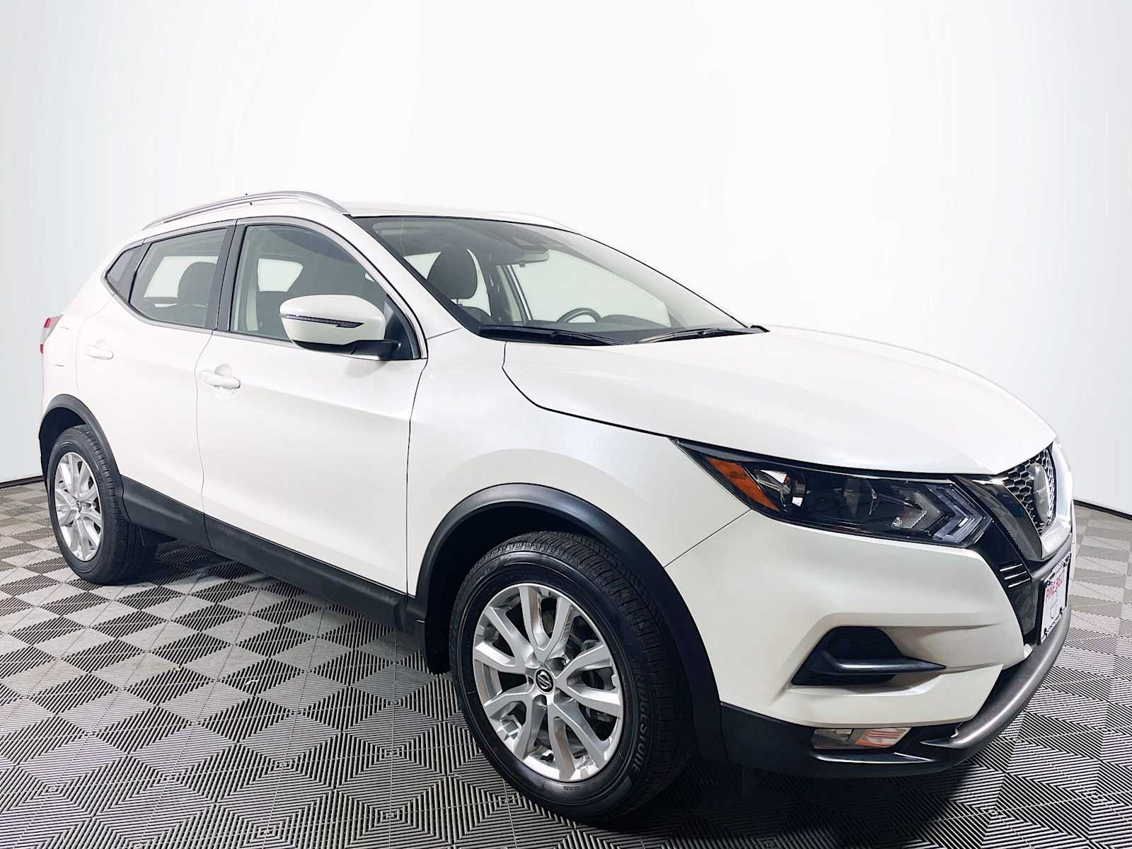 2021 Nissan Rogue Sport SV photo 3