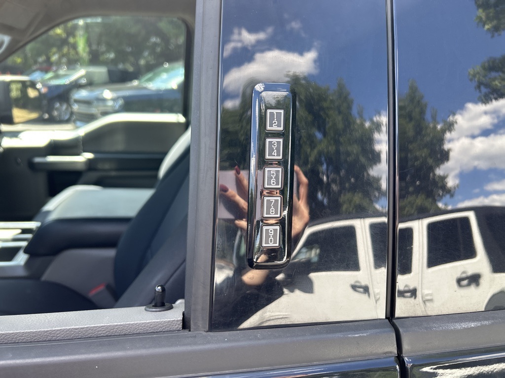 2019 Ford F-150 XLT photo 9