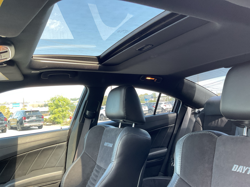2021 Dodge Charger R/T photo 18