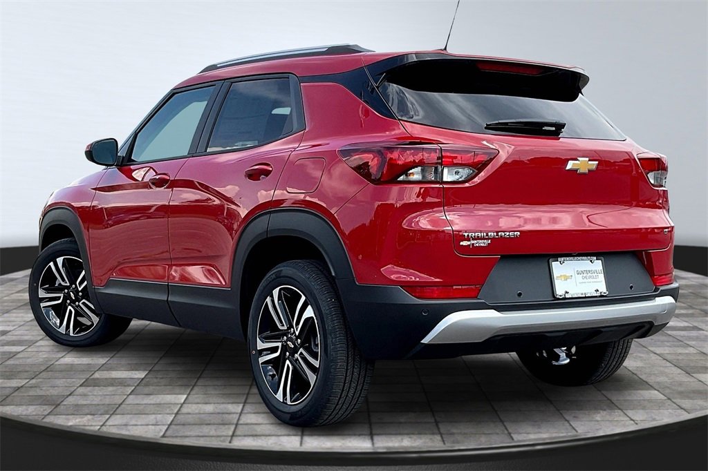2026 Chevrolet Trailblazer LT photo 2