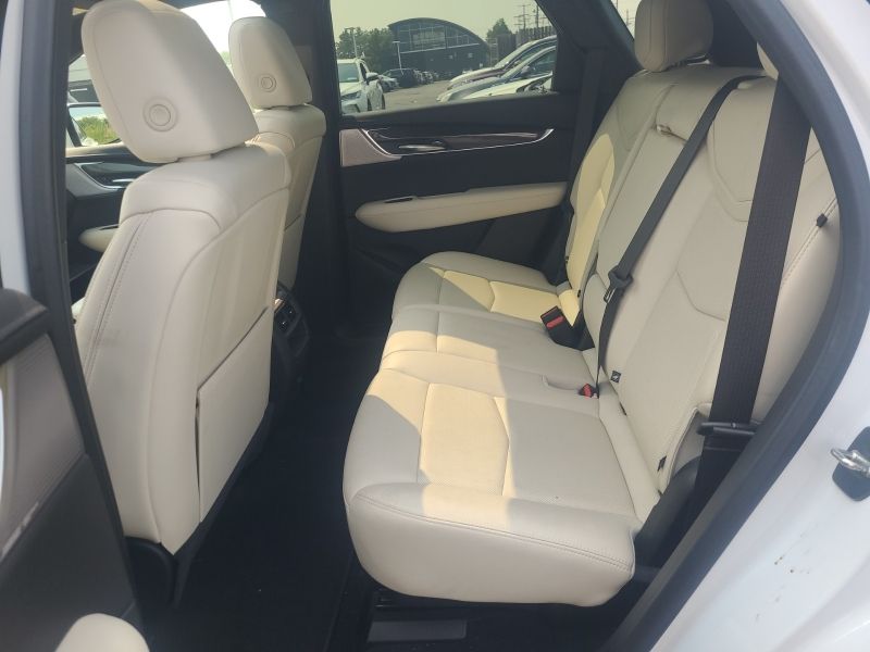 2022 Cadillac XT5 Sport photo 3