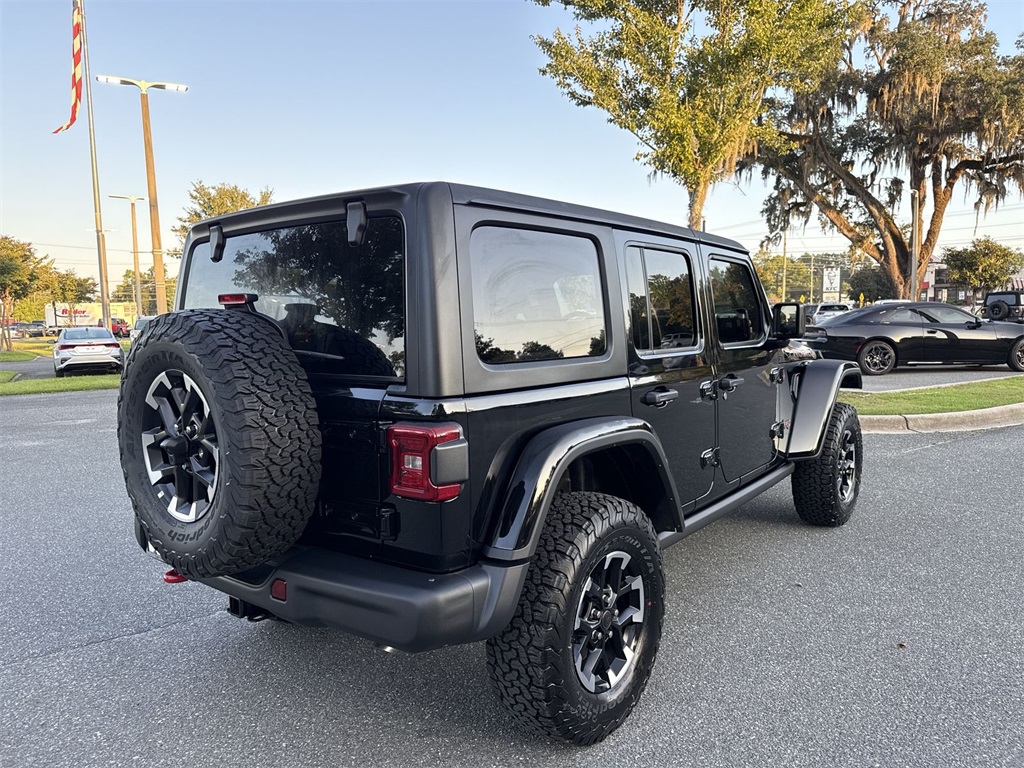 2025 Jeep Wrangler Rubicon photo 3