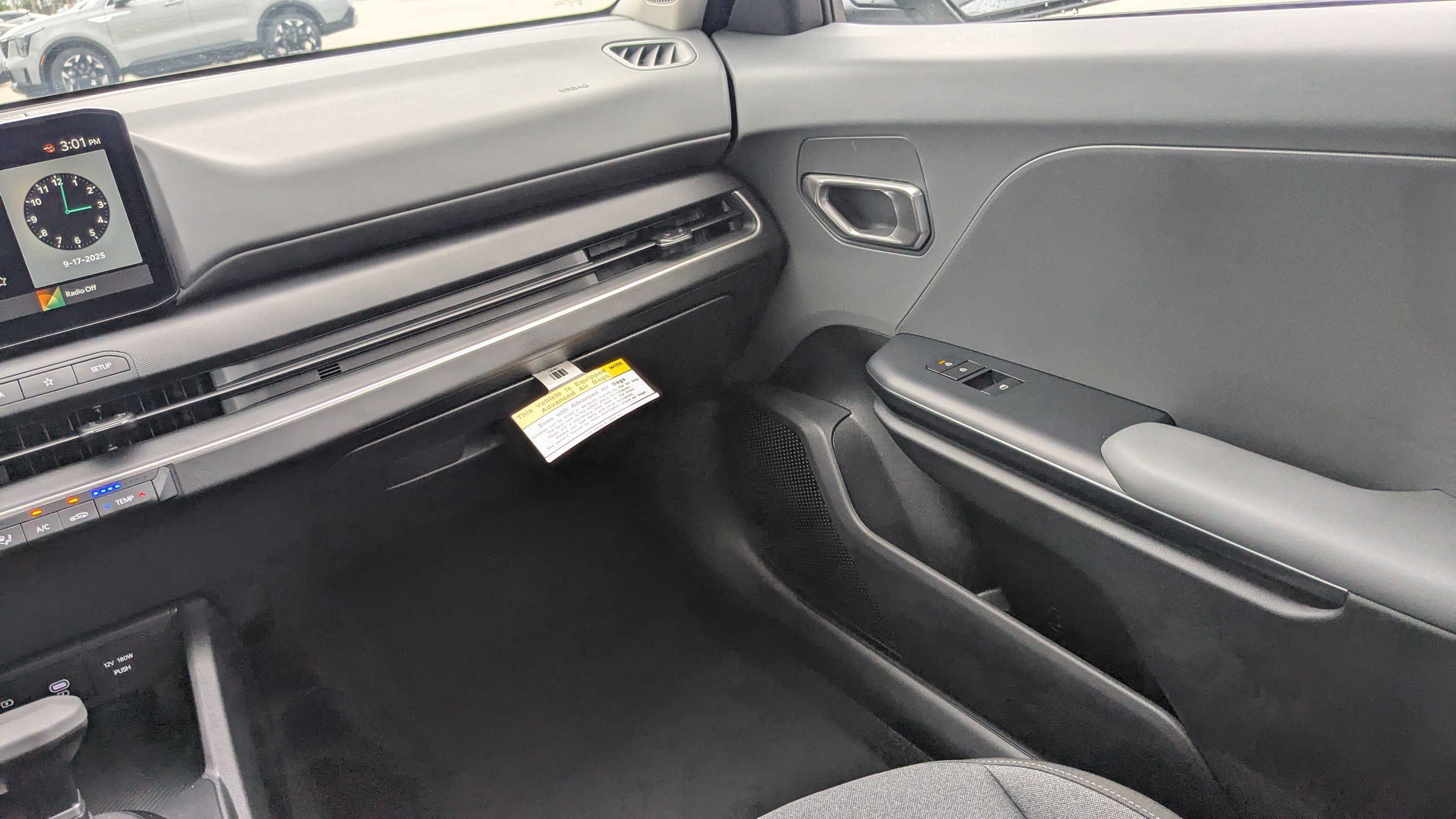 2025 Kia K4 LXS photo 18