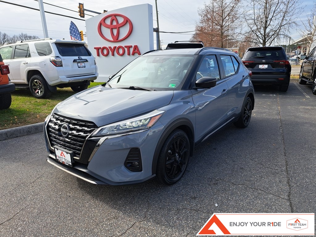 2023 Nissan Kicks SR's photo