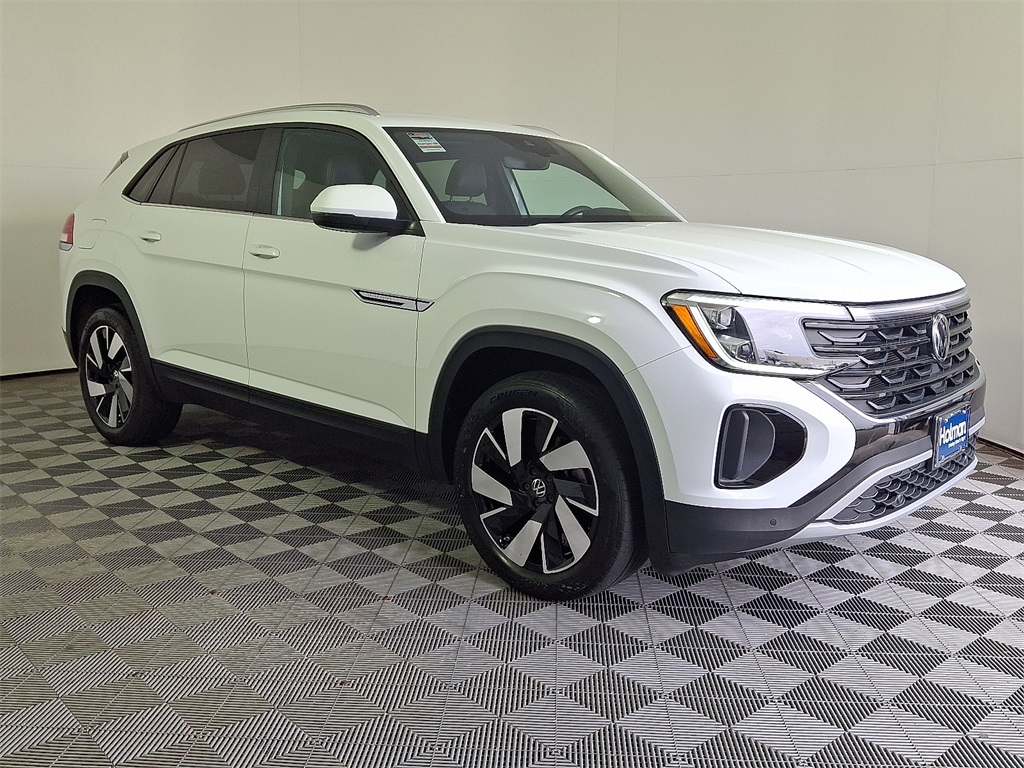 2024 Volkswagen Atlas Cross Sport SE Technology photo 3