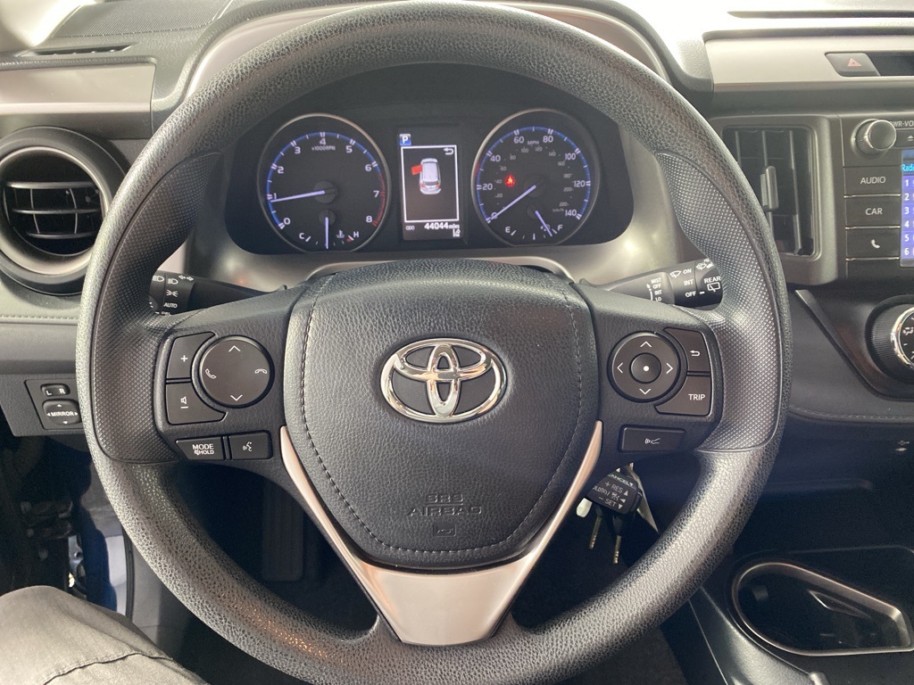 2018 Toyota RAV4 LE photo 13