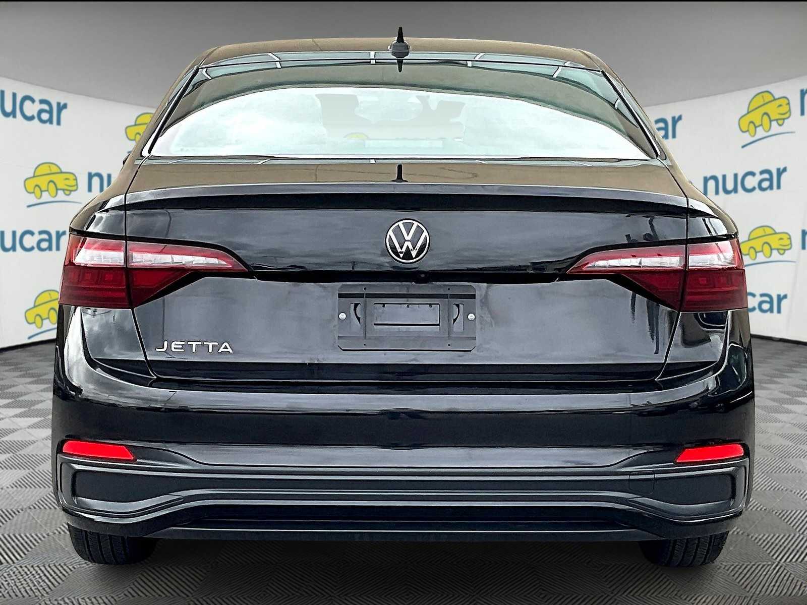 2024 Volkswagen Jetta Sport photo 3