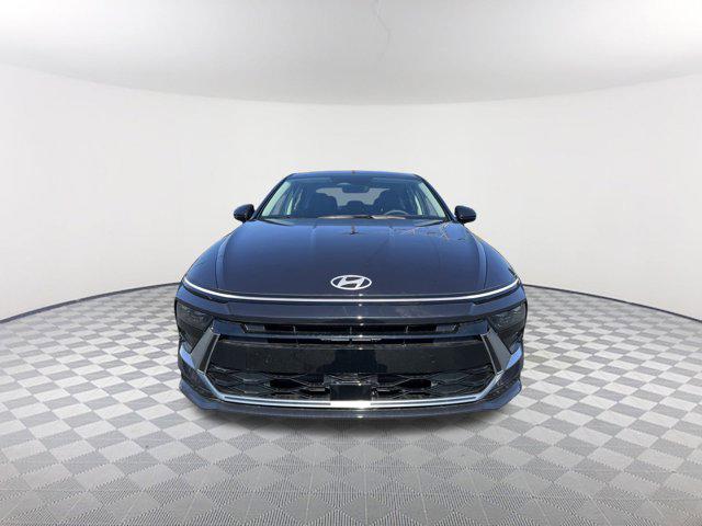 2025 Hyundai Sonata Hybrid SEL photo 2