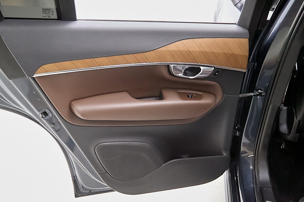 2023 VOLVO XC90 - Image 22