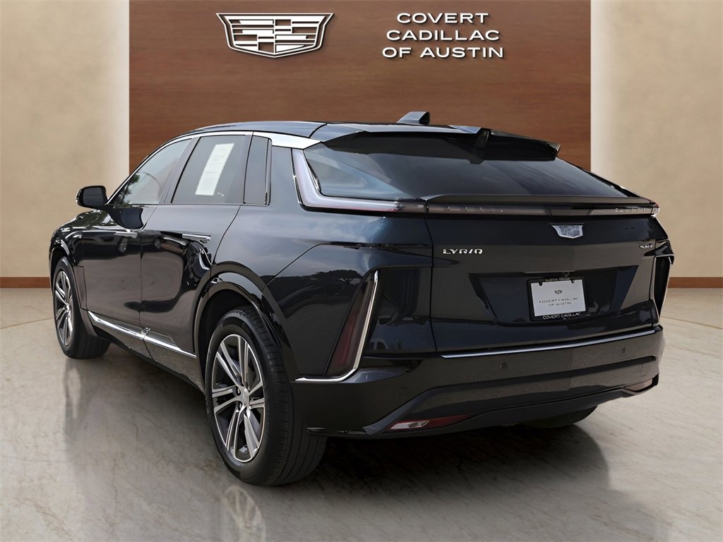 2024 Cadillac Lyriq Luxury photo 3