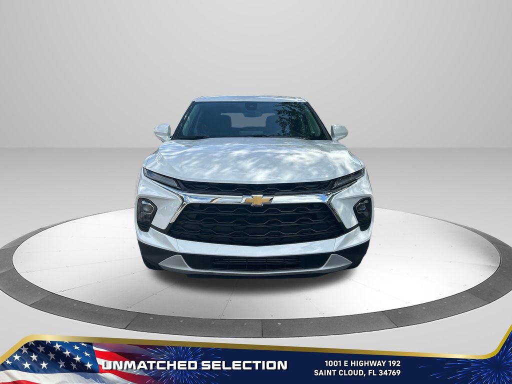 2025 Chevrolet Blazer 2LT photo 2
