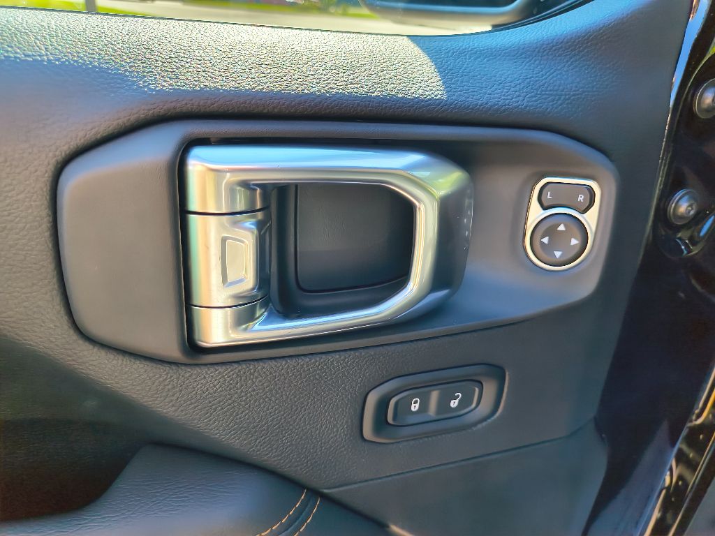 2023 Jeep Wrangler High Altitude photo 10