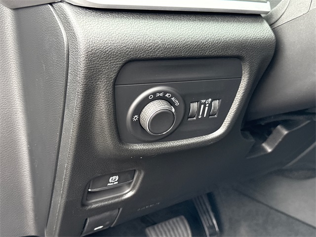 2025 Jeep Grand Cherokee Altitude photo 14