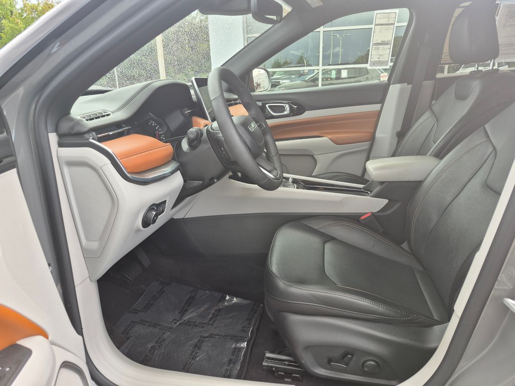 2023 Jeep Compass Limited photo 2