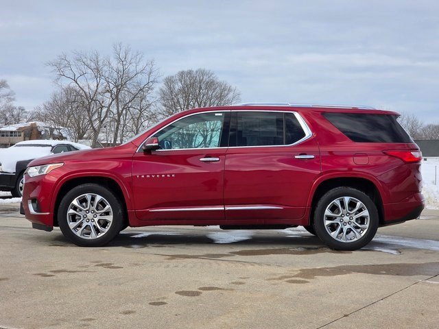 2021 Chevrolet Traverse Premier photo 2