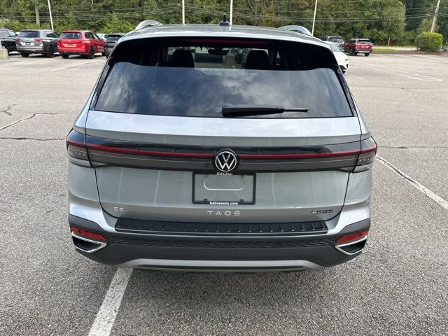 2025 Volkswagen Taos SE photo 3