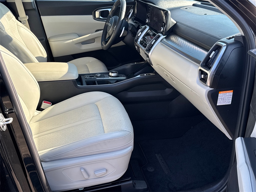 2023 Kia Sorento Hybrid EX photo 13