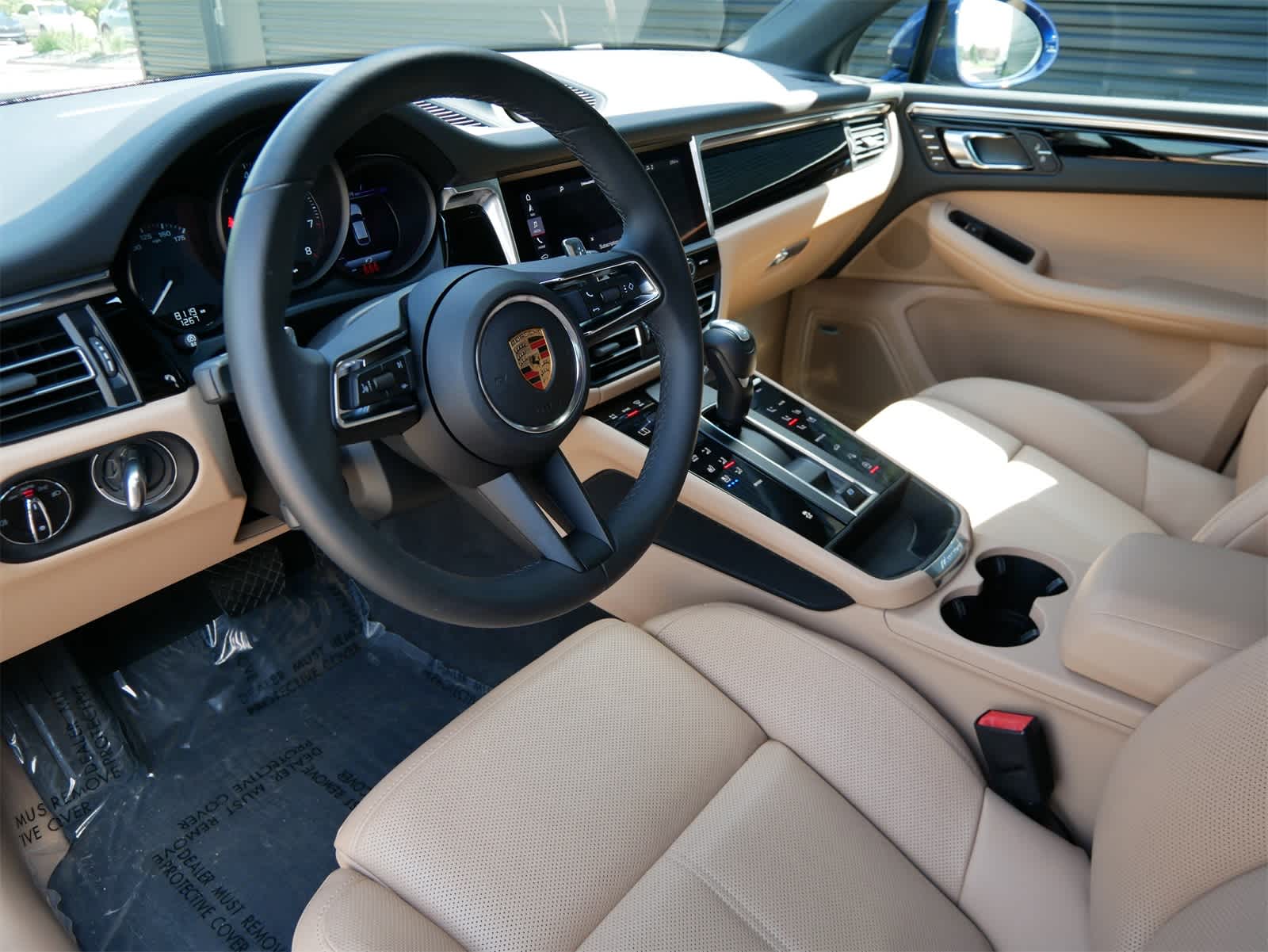 2025 Porsche Macan photo 4