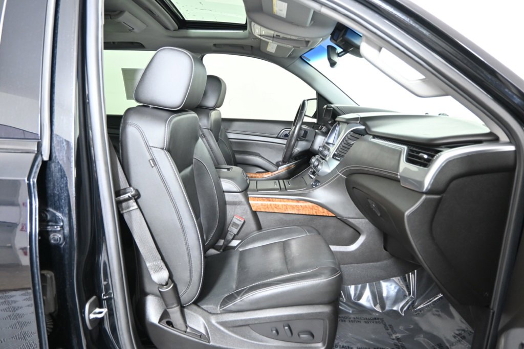 2019 Chevrolet Suburban Premier photo 12