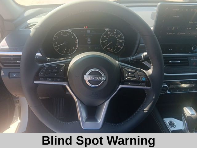 2025 Nissan Altima 2.5 SL photo 5