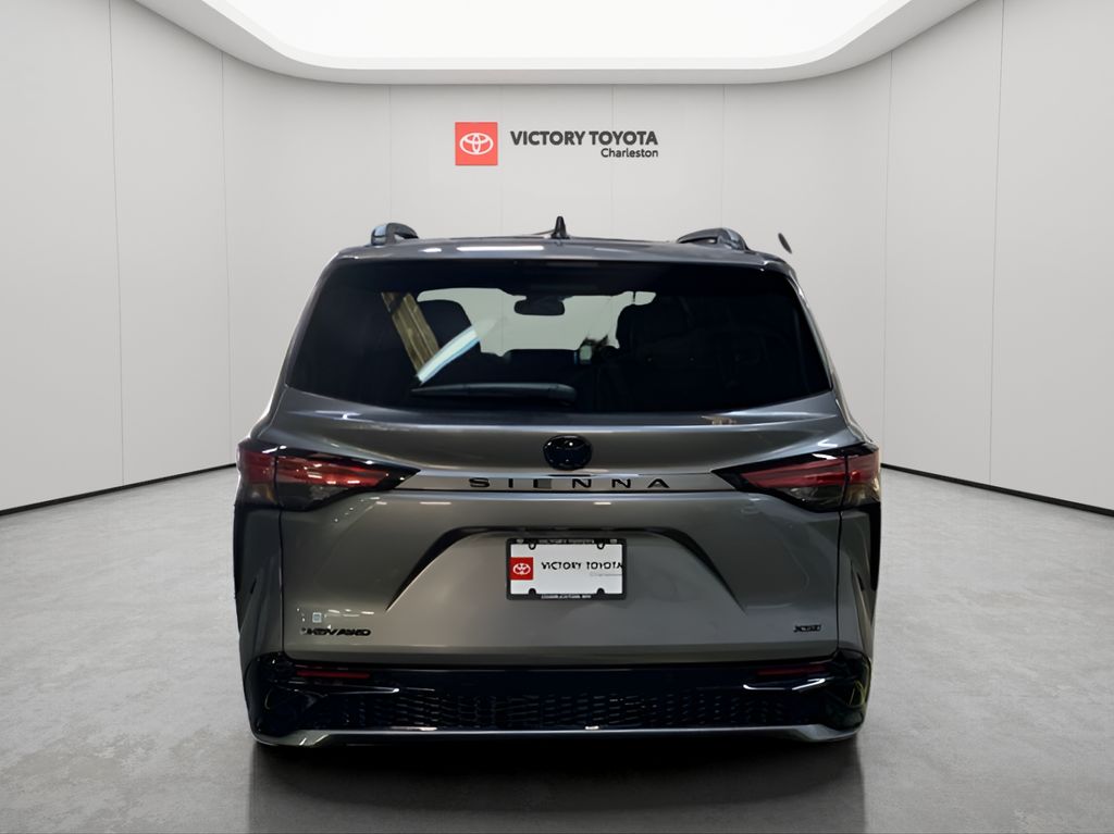 2026 Toyota Sienna XSE photo 4