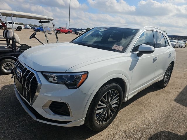 2021 Audi Q3 Premium's photo