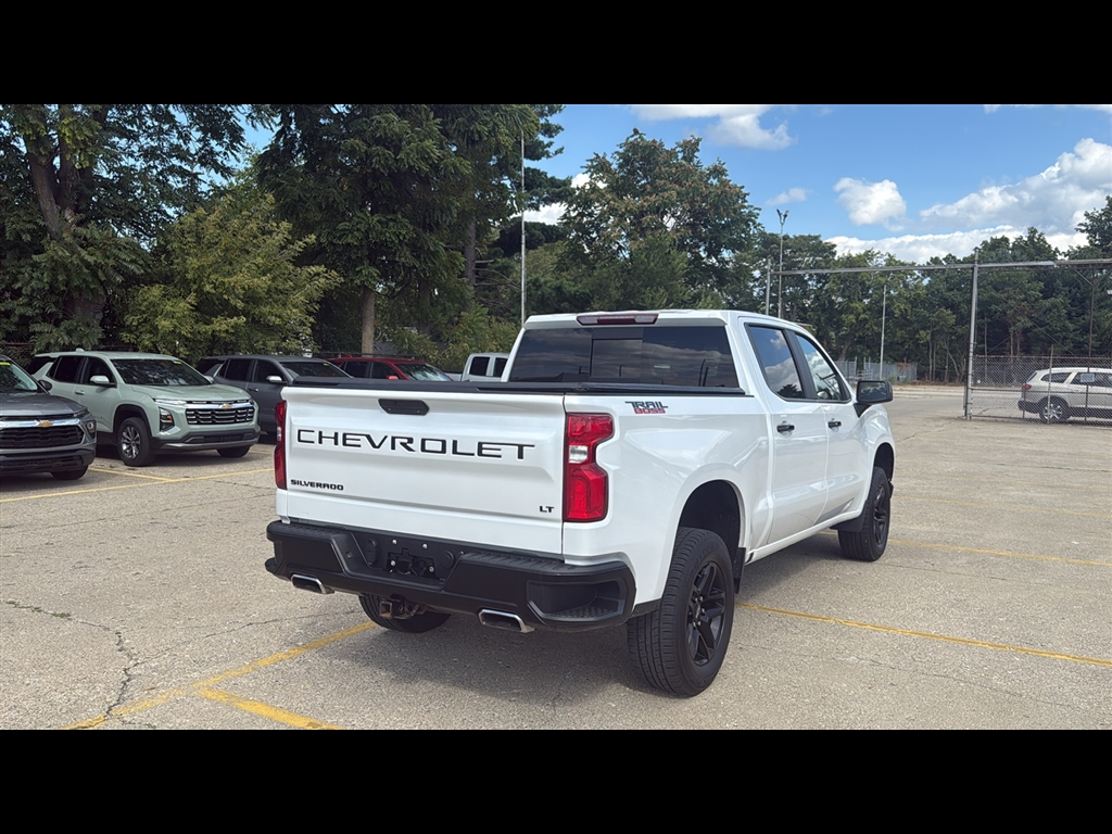 2020 Chevrolet Silverado Trail Boss LT photo 3